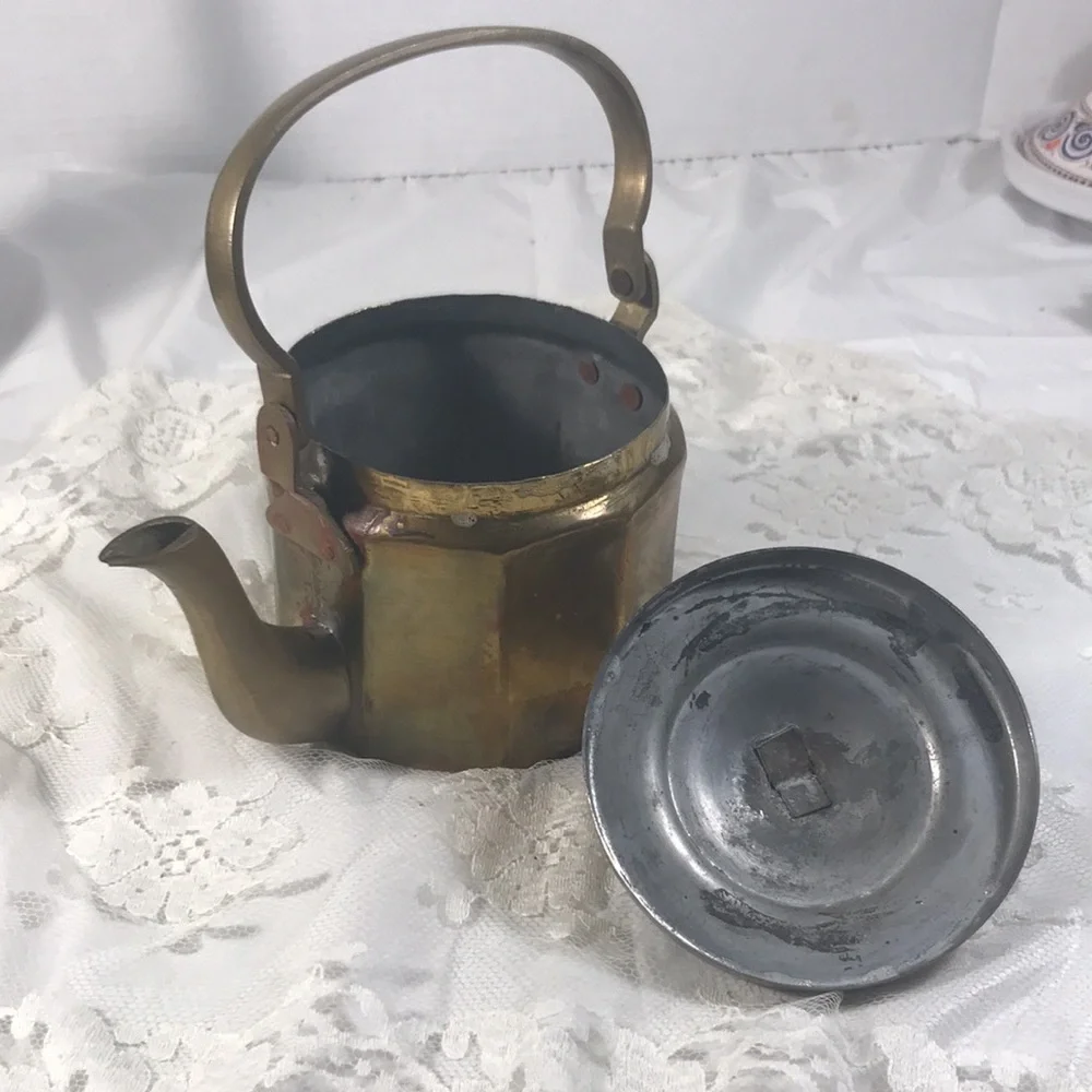 Vintage Brass Hand Crafted Teapot with Handle and Fitted Lid
